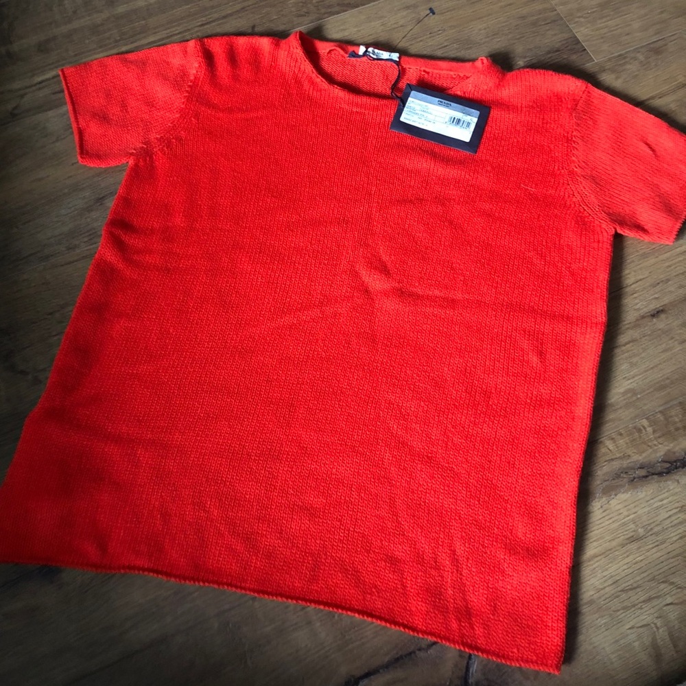PRADA-AUTHENTIC NWT Red Short Sleeve Sweater - Picture 2 of 16